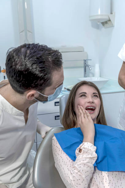 Best Holiday Emergency Dentist in Palmhurst, TX